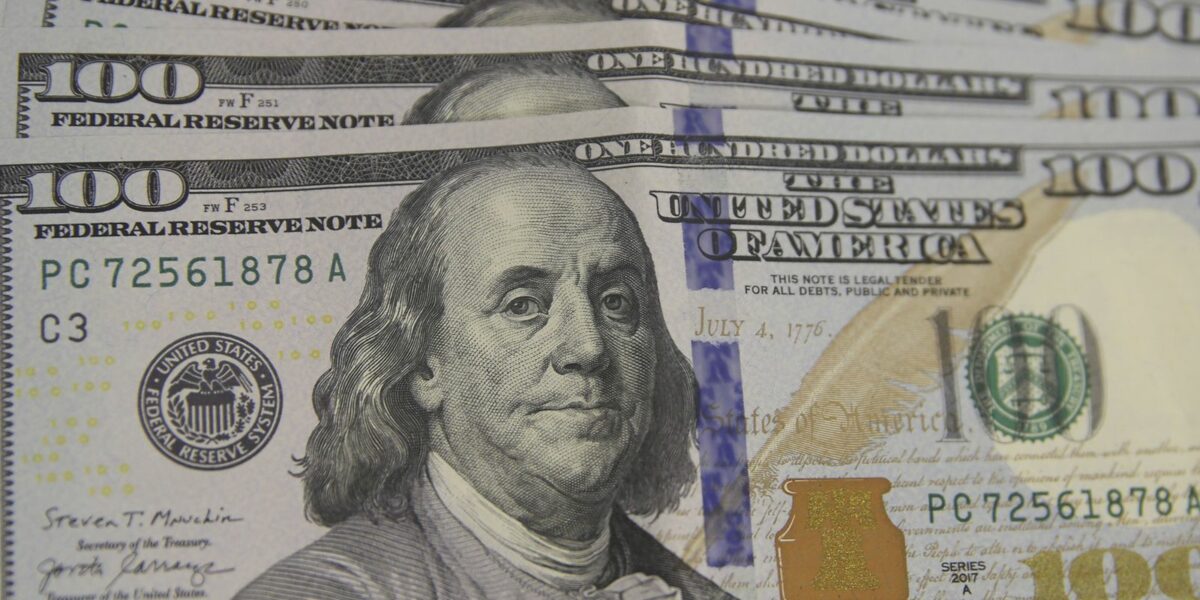 Dólar encosta em R$ 5,16 e atinge maior valor em quase um mês