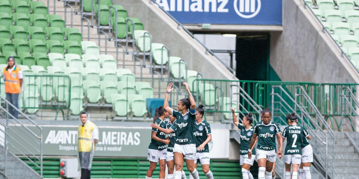 Palmeiras marca no fim e derrota o Santos pelo Brasileiro Feminino