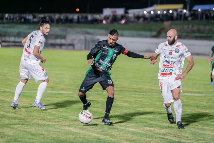 Maringá FC passa pelo Operário nos pênaltis e está na final do Campeonato Paranaense