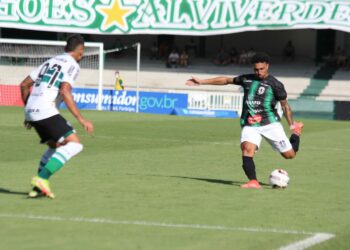 Maringá FC perde de virada
