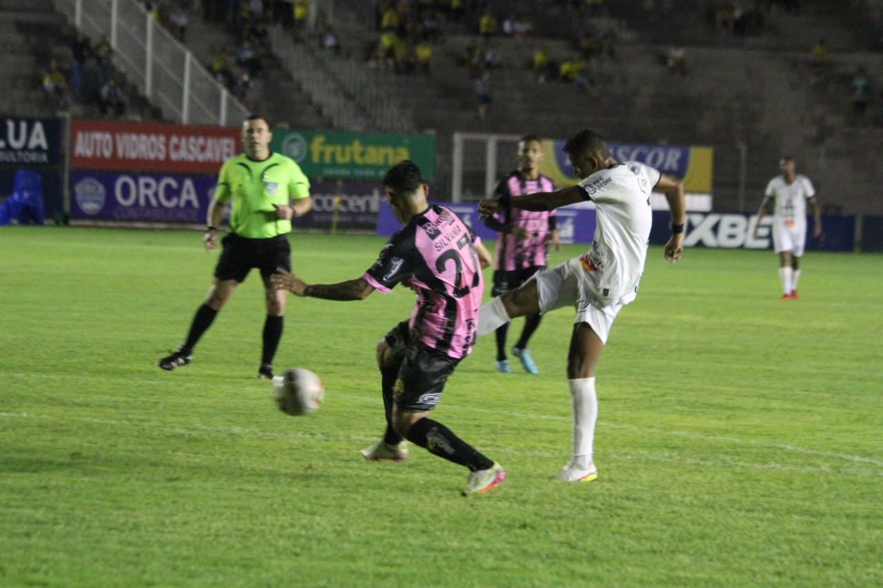 Maringá FC vence o Cascavel