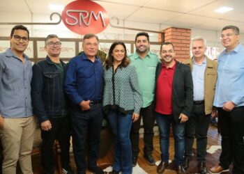 Senador Álvaro Dias visita Expoingá 2022