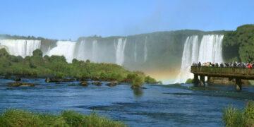 O principal ponto turístico do Estado: as Cataratas do Iguaçu