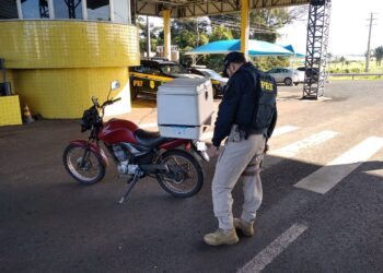 Moto com quase R$ 145 mil em multas é apreendida pela Polícia Rodoviária Federal na região de Maringá