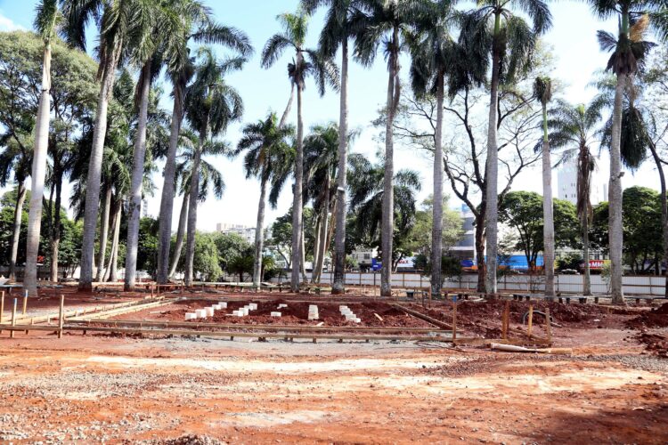Maringá: Praça Napoleão Moreira da Silva já tem 30% das obras concluídas