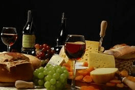DIA DOS NAMORADOS, uma excelente opção com queijos e vinhos e músicas dos anos 80, 90 e 2000