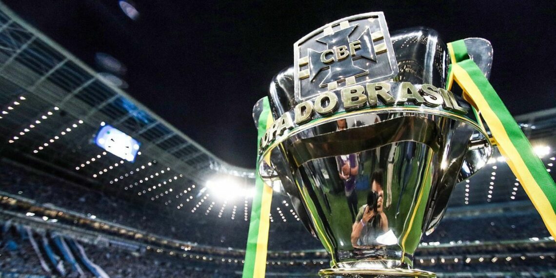 Troféu é cobiçado por 16 equipes que se enfrentam a parti desta quarta-feira em busca de posição nas quartas de final. Foto: Divulgação/CBF