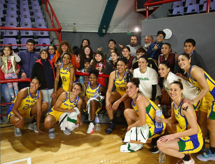 Brasil se enfrenta a Uruguay en el Sudamericano de baloncesto femenino en San Luis, Argentina
