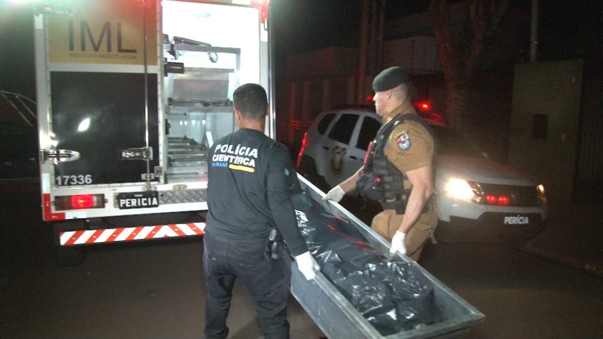 Após roubar veículo, ladrão morre em confronto com a PM. O comparsa foi baleado
