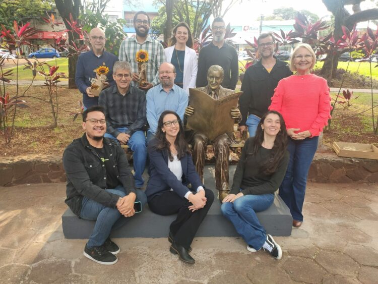 Como fundador da Associação dos Pioneiros de Maringá, Antenor Sanches sempre se preocupou com a preservação dos nomes dos primeiros moradores, agora ele próprio é homenageado