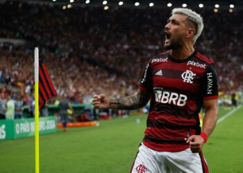Flamengo derrota o São Paulo