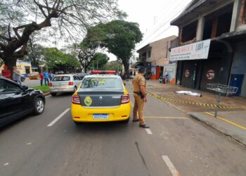 Homem de 38 anos é morto a facada em frente a um bar em Maringá