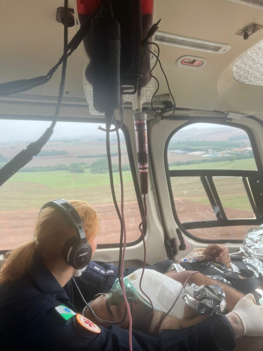 Enquanto caçava, jovem fere pescoço e Samu Aéreo faz transfusão de sangue no local da ocorrência