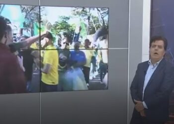 Vídeo – jornalistas da TV Maringá/Band são agredidos durante cobertura de ato pró Bolsonaro em frente ao Tiro de Guerra