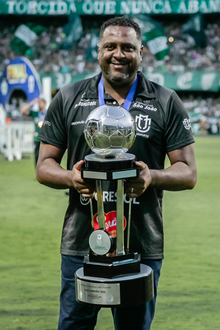Jorge Castilho, comandante do Tricolor no vice-campeonato estadual, recebe elenco para início de treinos no dia 1o de dezembro. Fernando Teramatsu/Maringá FC.