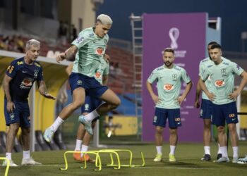 Pedro, Everton Ribeiro, Bremer e Gabriel Martinelli adevem ganhar chances contra Camarões — Foto: Lucas Figueiredo/CBF