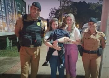 Vídeo – policiais salvam criança de três anos que se engasgou em Maringá