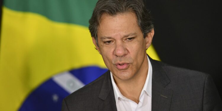 “É uma vergonha o que está acontecendo no Carf”, diz Haddad