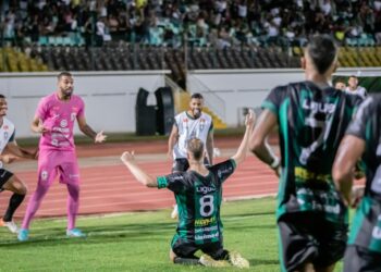 Maringá FC derrota