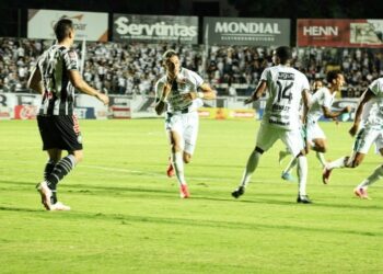 Maringá FC empata com o Operário