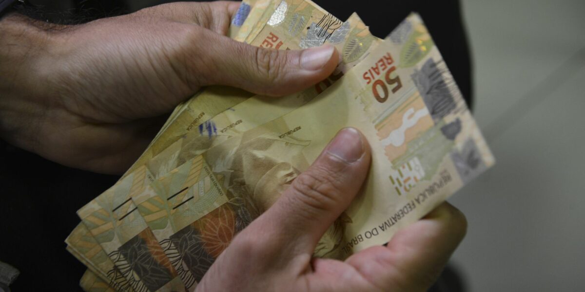 Beneficiários com NIS final 3 recebem hoje Bolsa Família