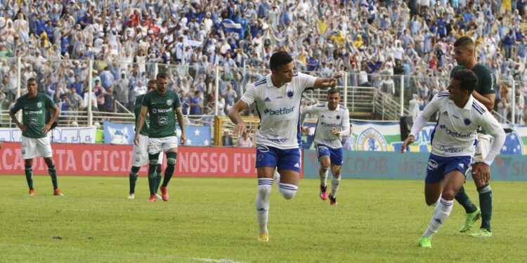 Mineiro: Cruzeiro vence para continuar sonhando com classificação