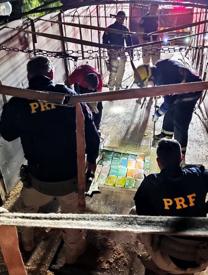 PRF apreende 260 quilos de cocaína que seriam entregues em Maringá