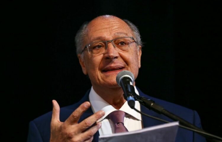 Alckmin afirma que votação da reforma tributária deve acontecer ainda no primeiro semestre de 2023
