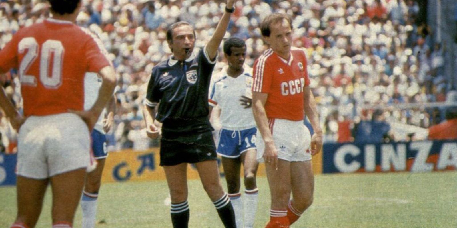 Árbitro da final da Copa de 1986, Romualdo Arppi Filho morre em Santos