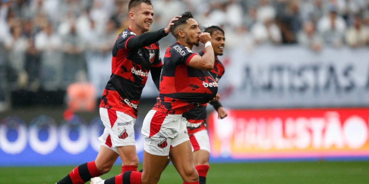 Corinthians perde para Ituano e se despede do Campeonato Paulista