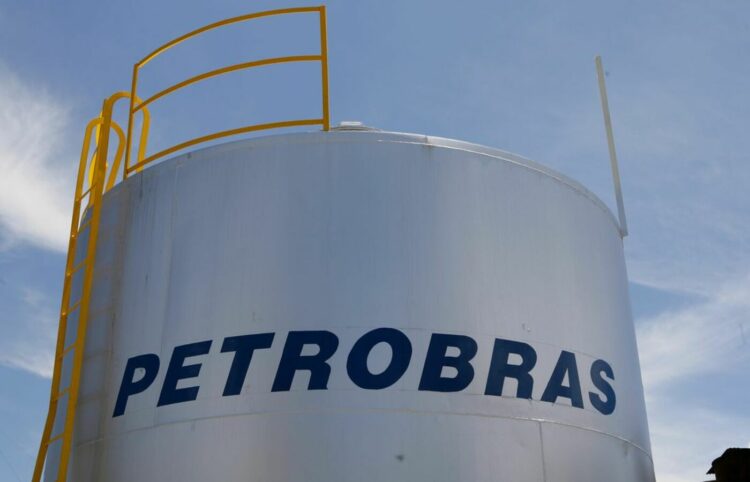 Especialistas analisam ordem para Petrobras suspender venda de ativos