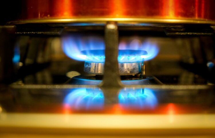 Gás de cozinha não oferece riscos à saúde, mas cuidados são necessários