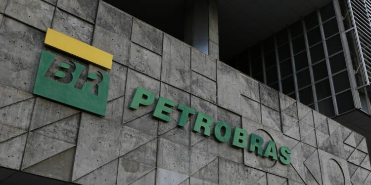 Lucro da Petrobras em 2022 é de R$ 188 bi; 77% superior ao de 2021