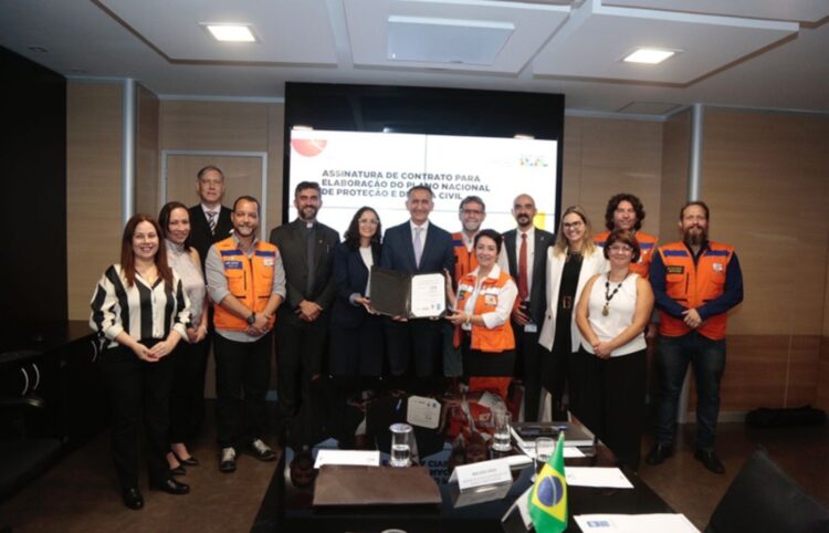 MIDR assina contrato com a PUC-RIO e PNUD para a elaboração do Plano Nacional de Proteção e Defesa Civil