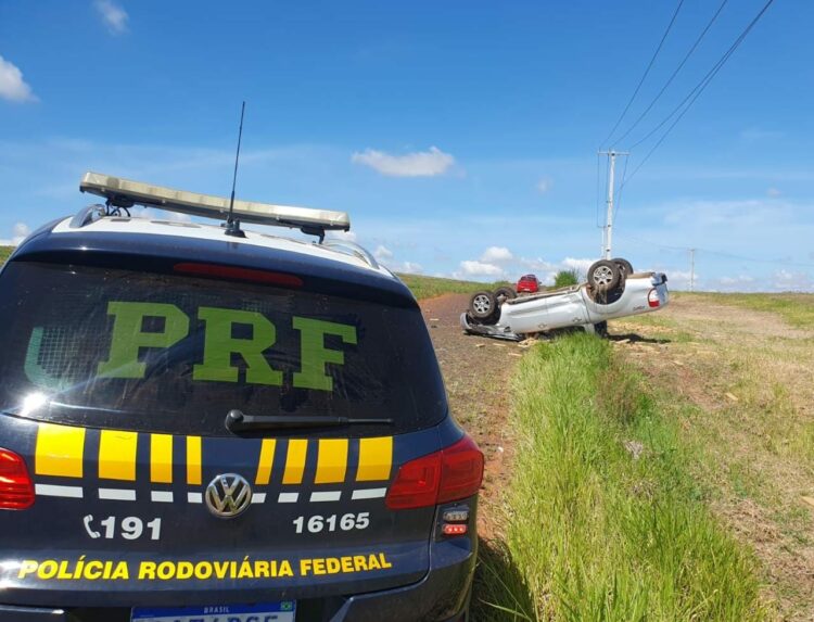PRF apreende uma tonelada de maconha após perseguição a caminhonete na região