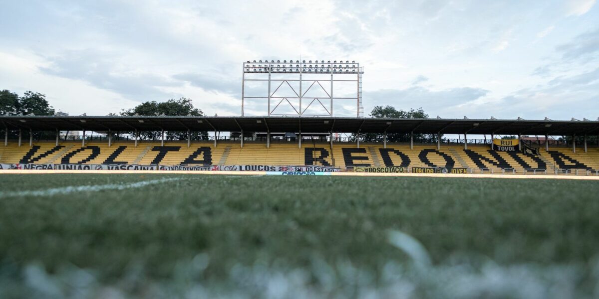 Volta Redonda recebe Fluminense na abertura das semifinais do Cariocão