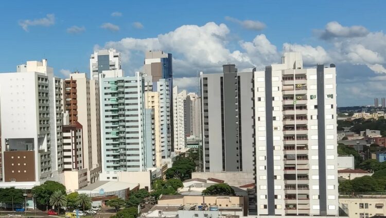 Vista do Centro de Maringá, cidade com maior população da região (Crédito: Arquivo/O Maringá)