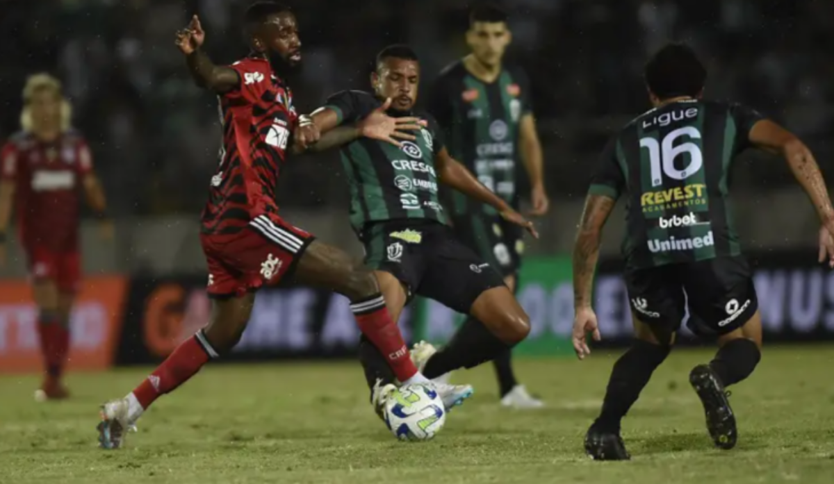 MARINGÁ - Corinthians aplica goleada no Palmeiras e vai à final do