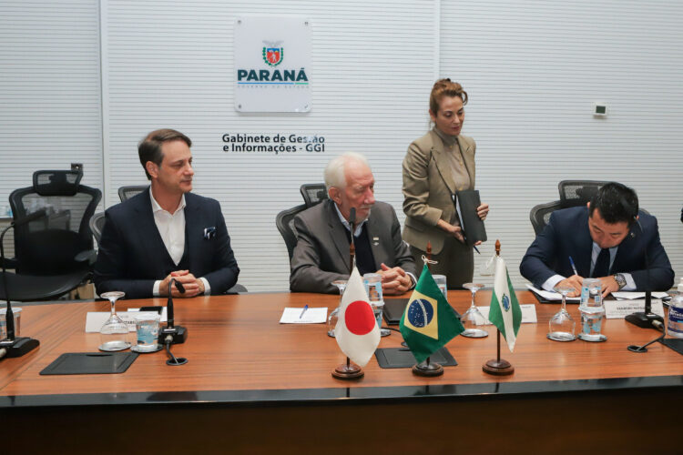 Curitiba, 20 de abril de 2023 - A Sanepar, com a presença do vice-governador Darci Piana, assinou o Acordo de Cooperação Técnica com a empresa japonesa Kyowa Kako.
