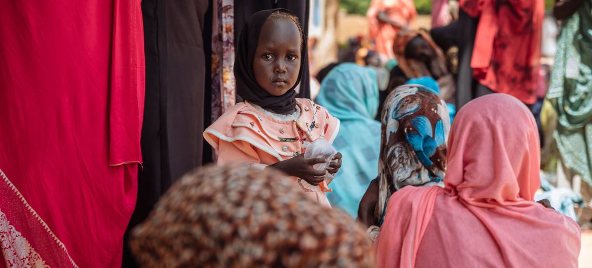 El Geneina, a capital do Darfur Ocidental, acolhe muitos deslocados internos devido ao conflito interétnico no Sudão, que remonta a 2003.