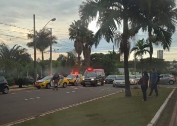 Jovem é morto com tiros de fuzil e pistola na avenida São Paulo em Maringá