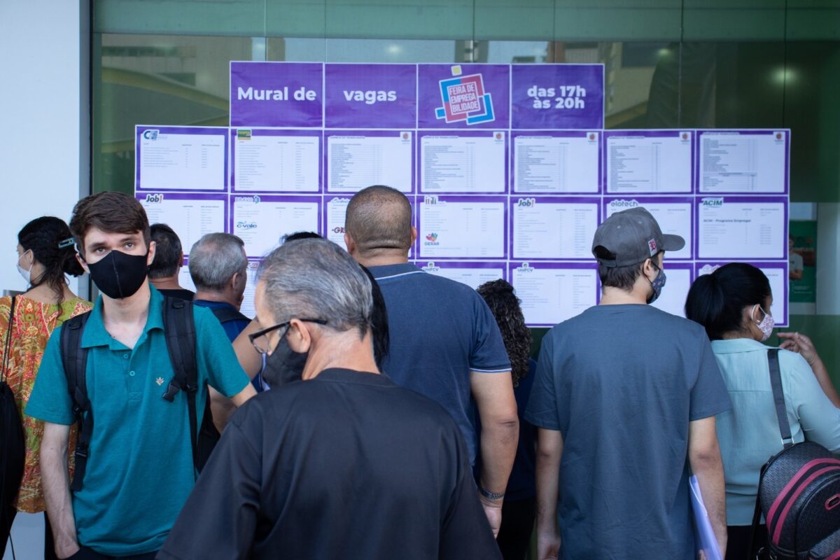 Centro universitário realiza feira de empregabilidade nesta semana no Terminal