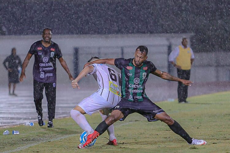 Maringá FC vence a primeira