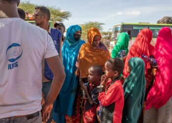 Falta de fundos deixa somalis ao relento enfrentando ameaças na Etiópia