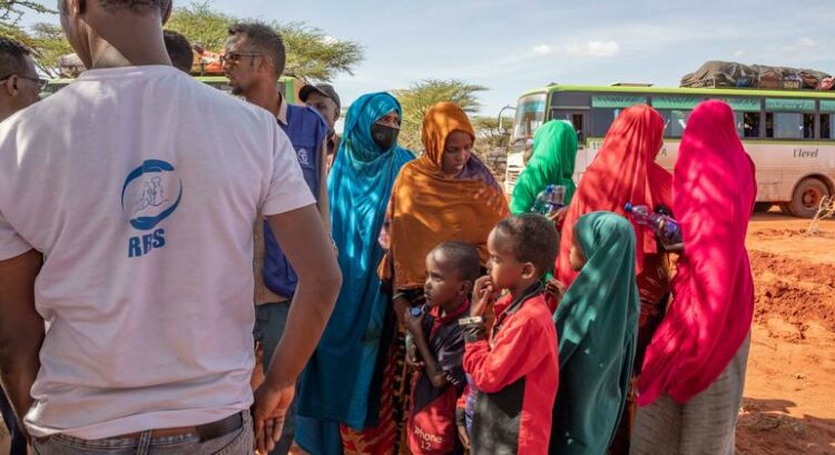 Falta de fundos deixa somalis ao relento enfrentando ameaças na Etiópia