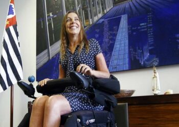 Senadora do Brasil defende mais tecnologia no apoio a pessoas com deficiência