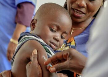 OMS ajuda a fortalecer sistemas de saúde em África com apoio a vacinação