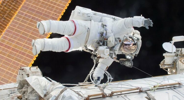 Mundo precisa criar regras para exploração espacial, diz Guterres