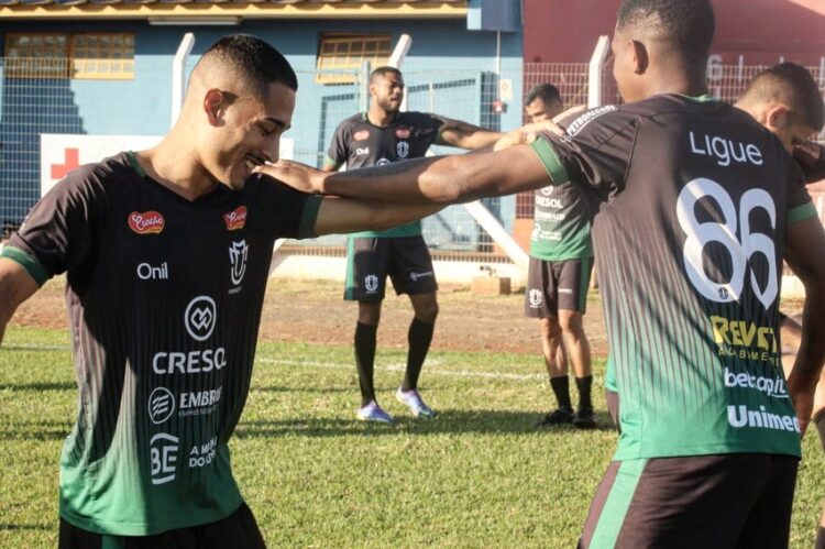 Treino do Tricolor visando duelo com a Serpente neste sábado às 19h no Estádio Willie Davids. Assessoria/Maringá FC