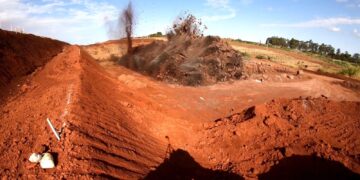 Detonação de rochas na BR-376